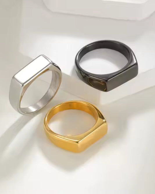 ALEXANDRINE BAGUE SIGNATURE